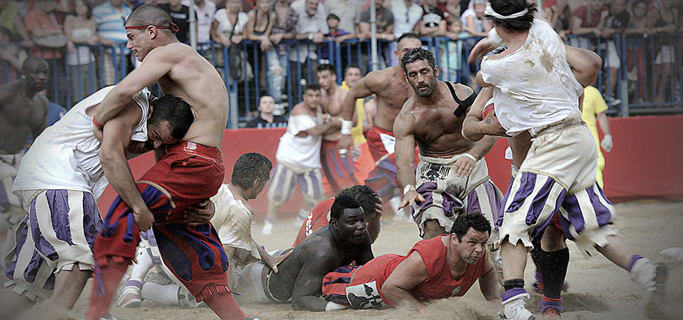 sumber gambar Calcio Fiorentino blog.tuscanyholidayrent.com Calcio Fiorentino, olahraga Brutal Dari Italia